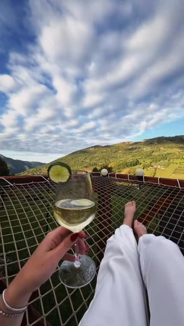 Vedere panoramică Cabana Colt de Rai Muntele Rece