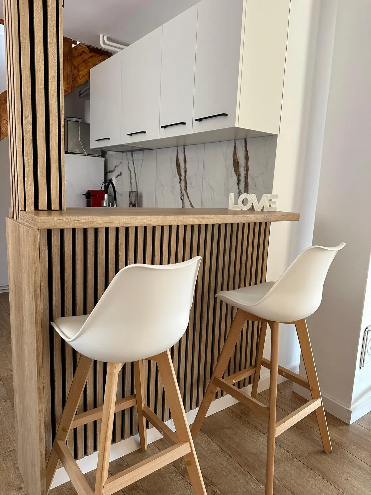 Interior cabană — bucătărie